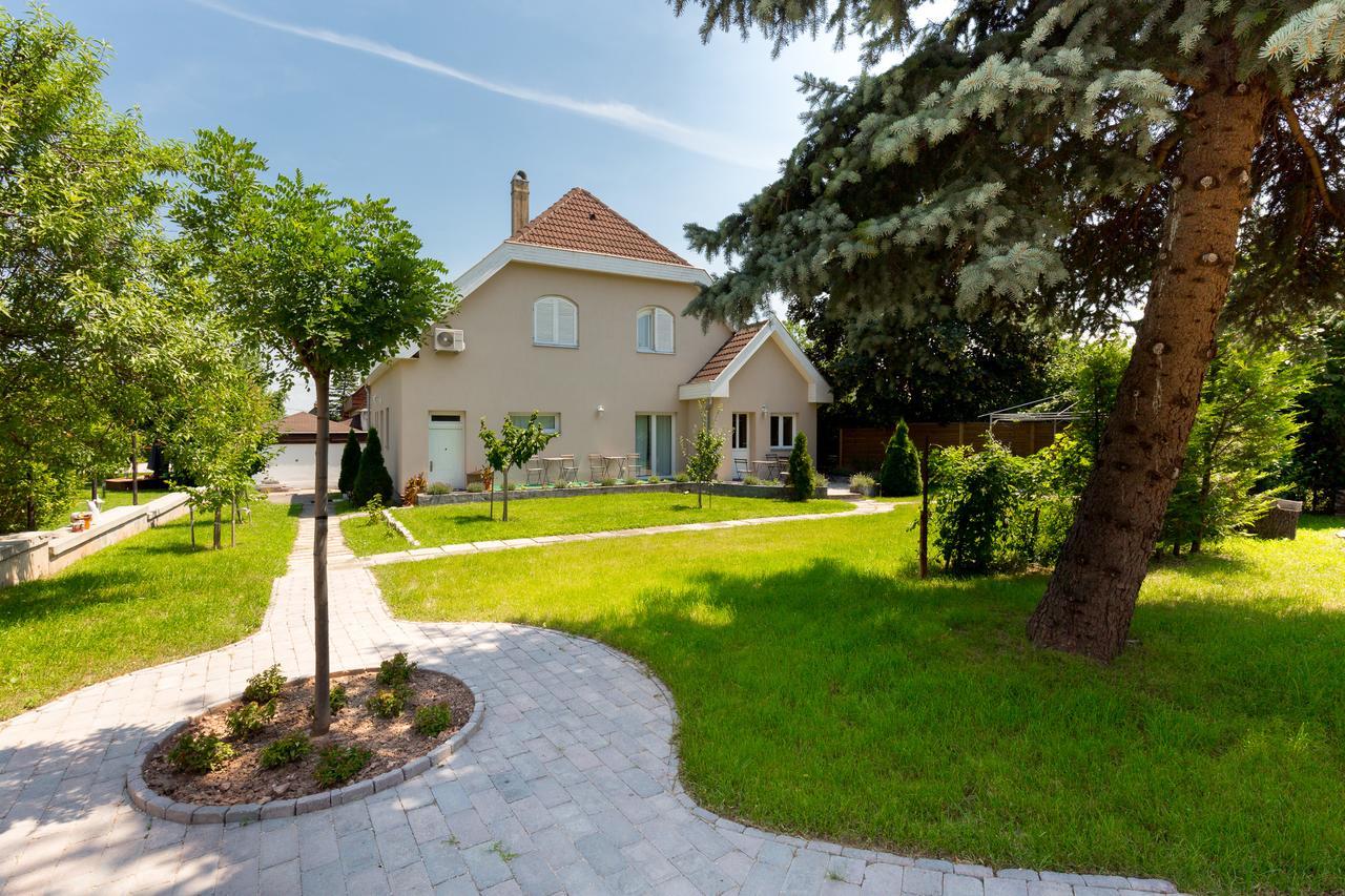 Manor Apartments, Csopak Buitenkant foto